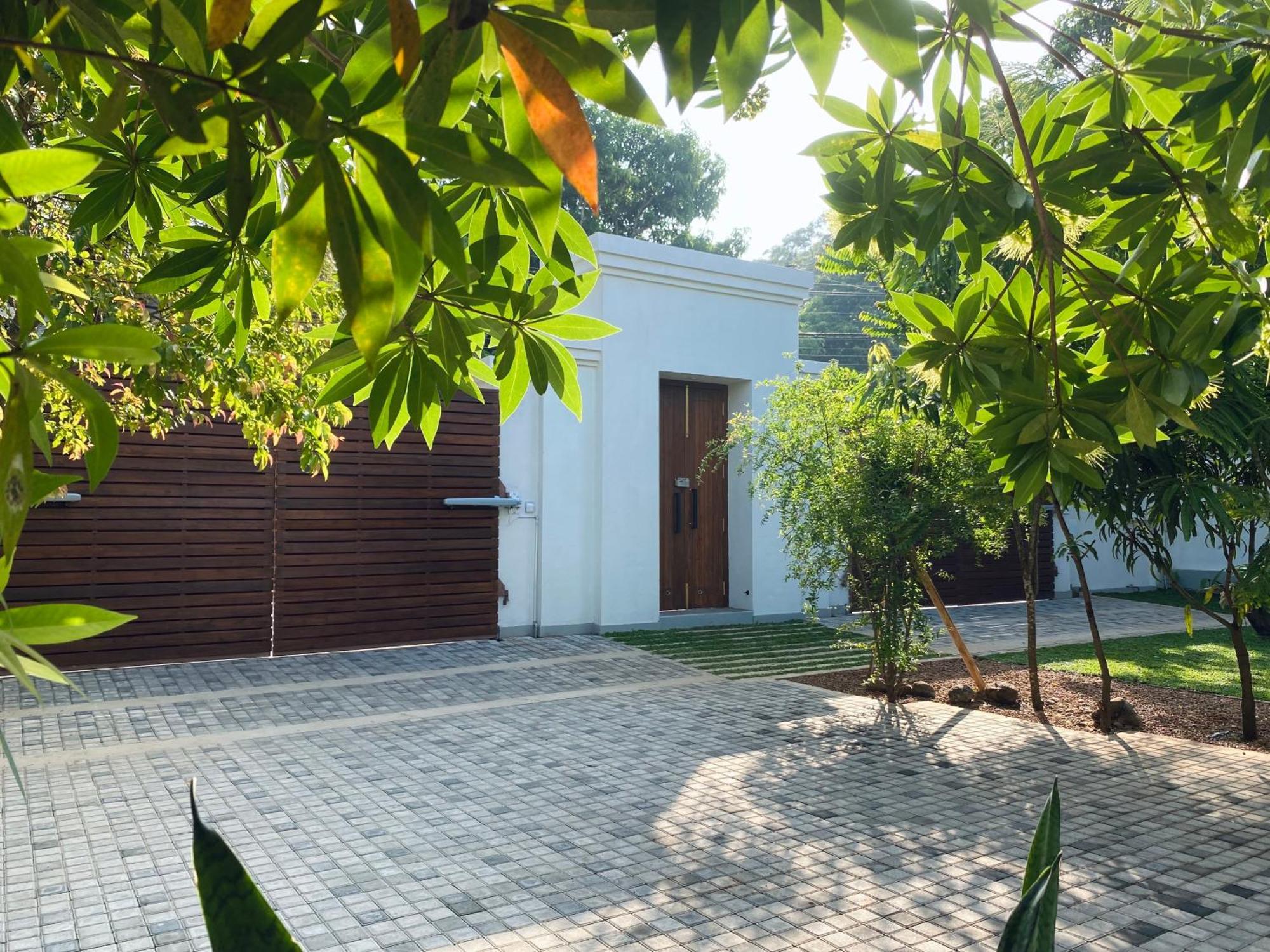 Hotel Livin Lush Luxury Retreat Anuradhapura Exterior foto