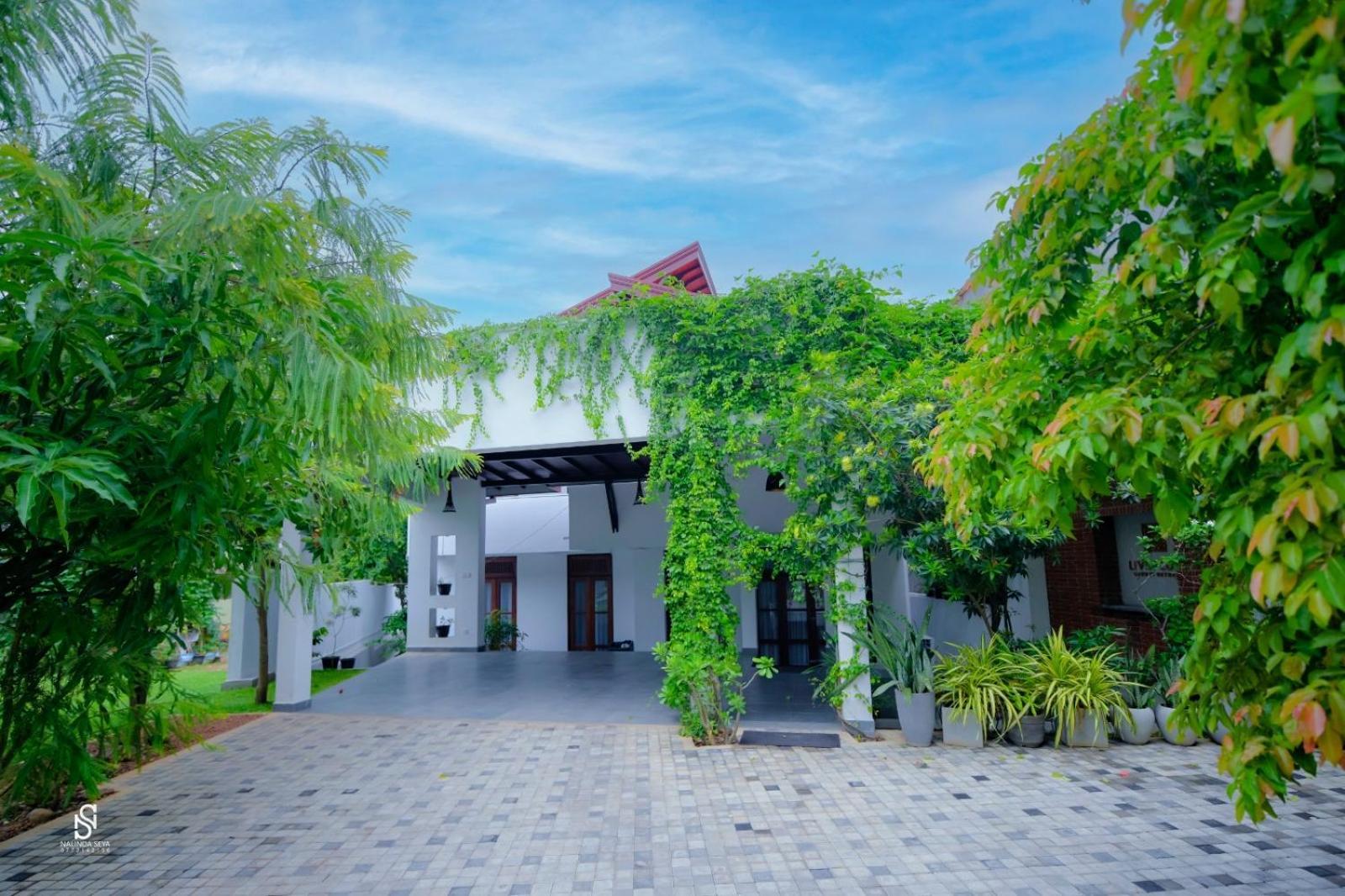 Hotel Livin Lush Luxury Retreat Anuradhapura Exterior foto